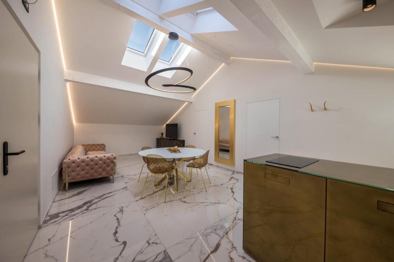 App 301 Palazzo Cavour Apartment Bolzano Bagian luar foto